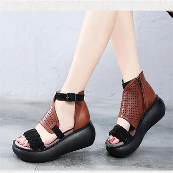 лятото е нова мода Жена сандали майката голям е размерът на Плоски кожени сандали приплъзване комфорт на възрастните хора меки дъното сандали