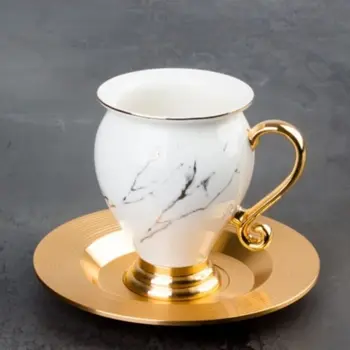 Златен порцеланов комплект кафеени чаши Чай и сос 6 бр великолепната турска кафеена чаша Английски стил следобеден чай Домашно подарък