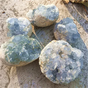 Естествени необработени сырцовые сини кристали geode клъстер celestite заживляющие камъни за минерални проба