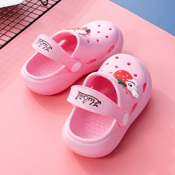 Детска Водна обувки Чудесна Ягоди За младите момичета сладък Домашни Чехли Мини Улични EVA Croc Обувки за момичета Чехли, Меки Детски обувки