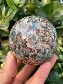 Красив естествен зелен цвят череша кристална топка натурален кристал рейки исцеляющий топка 55-60 мм