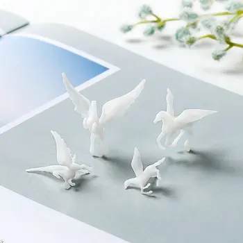 3D Летящ Кон Епоксидна Смола Мухъл направи си САМ Ръчно изработени Висулки Crystal Мини Пегас Животни Неща Бижута Плънката Висулка Аксесоар Занаят