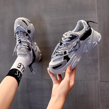 2021 женски набит маратонки дишаща пешеходната обувки дебела и нескользящая подметка, кожени маратонки на платформа за ежедневни дамски обувки