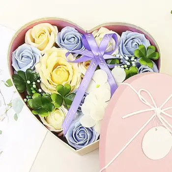 Сапун Цвете във формата на Сърце Роза Подарък Кутия Свети Валентин Рожден Ден на Приятелка, Подарък