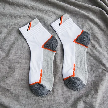 1 Чифт Едноцветни Чорапи Памук Мъжка Мода В Тръбни Чорапи Зимни Мъжки Ежедневни Бизнес Чорапи Дишащи EU 39-44 Meias