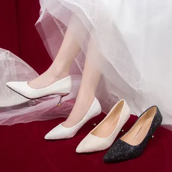 2021 Есен Нова Мода Пайети На високи токчета Корейската версия на Дивия Остроконечного Малки Устата Банкетная Булчински обувки плюс-размер 43