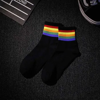 Модерен мъжки Чорапи Хип Хоп Памук с Преливащи се цветове Ленти Класически Топъл Прилив на Случайни Harajuku Смешно Поп Корейски Чорапи skarpetki meskie Сокс