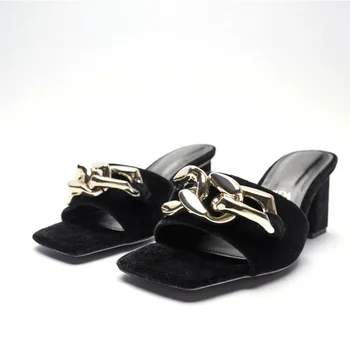 ПРЕЗ пролетта на нови женски обувки черна верижка, украсена с кадифе сандали на висок дебел ток с квадратни пръсти чехли с отворени пръсти