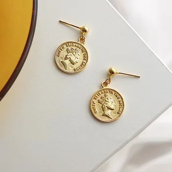 Ретро главата на кралицата златни обеци, монети портретна монети Модни Обеци Европейски и американски букви прости Обеци