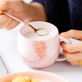 400 МЛ Мраморна Керамична чаша утайка от Чаша с Дръжка Nordic Brief Style Milk Tea Coffee Mug for Home Cafe Office Творчески Подарък