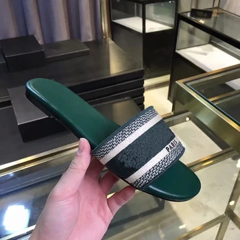 DR 2021 нов луксозен дизайн, бродирани букви летни сандали плоски чехли модерни висококачествени чехли за баня на открито, плажни сандали