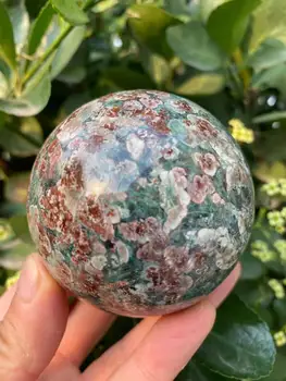 Красив естествен зелен цвят череша кристална топка натурален кристал рейки исцеляющий топка 55-60 мм