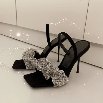 Модни дамски летни обувки на Висок високи токове Обувки-лодка токчета Plicated Кристал Сандали Пантофи Обувки Diamante Woman Peep Toe Shoes Femme