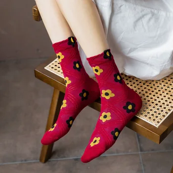 Harajuku Ретро дамски чорапи Памук Плетене на Мека Цветна Бродерия Crew Чорапи Корейската Мода Японски Kawai Сладки Забавни Чорапи