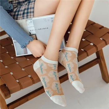 Модни Дамски Чорапи 2021 Нова Пролет Лято Невидими Ретро Печатни Чорапи Момичета Жените Са Модерни Ежедневни Къси Памучни Чорапи