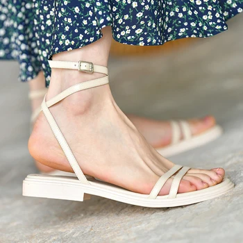 Летни дамски сандали 2021 Зелени сандали На равна подметка Ежедневни плажни обувки Бели Гладиаторски джапанки Дамски Обувки BC191