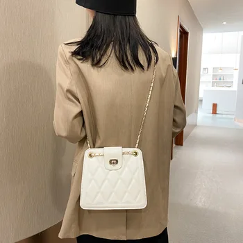 Дамски Чанта От 2021 Нова Мода Таблетка Верига Поток Messenger Чанта Зима Под Мишниците Стеганая Чанта За Жени