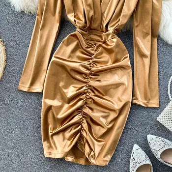 2021 Woman Е Секси Deep V Short Формата На Сърце Spring Dress Ruched Slim Solid Fashion Молив Dress Бохемска Style Slim Chic Golden Dresses