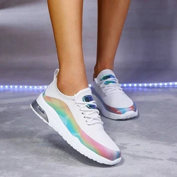 Жените Прохладни Цветни Маратонки Дамски Стягам Вулканизированную Обувки Ежедневни Дамски Плосък Удобни Обувки За Ходене Жена 2021 Мода