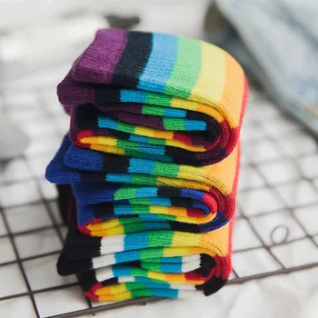 Нова Дълга Тръба на Дъгата Ивица Студент Прилив на Марката Есен и Зима Чист Памук Цвят на Мода Цветни Бонбони Цвят на Дамски Чорапи